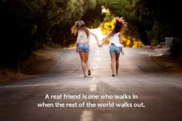 National Girlfriend Day 2018: Best Quotes Images and Messages To Send To Your GF